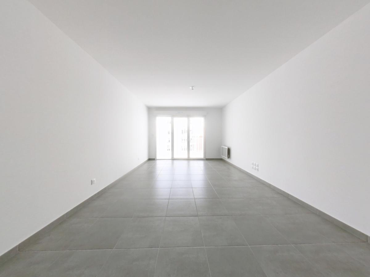 
																																							3 pièces - 
																																						2ème étage - 63m² - 1 221,97 € - Photo #2