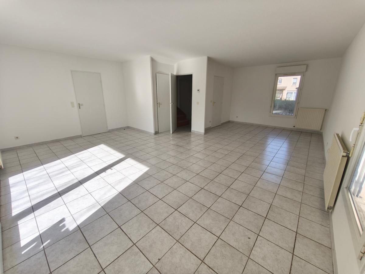 
																																							6 pièces - 
																																						RDC 225 000 € - Photo #1