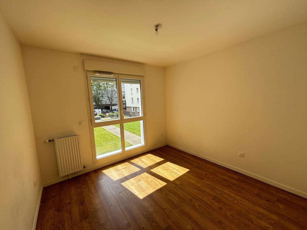 
																			3 pièces - 
																		1er étage - 71m² - 1 647,60 € - Photo #4