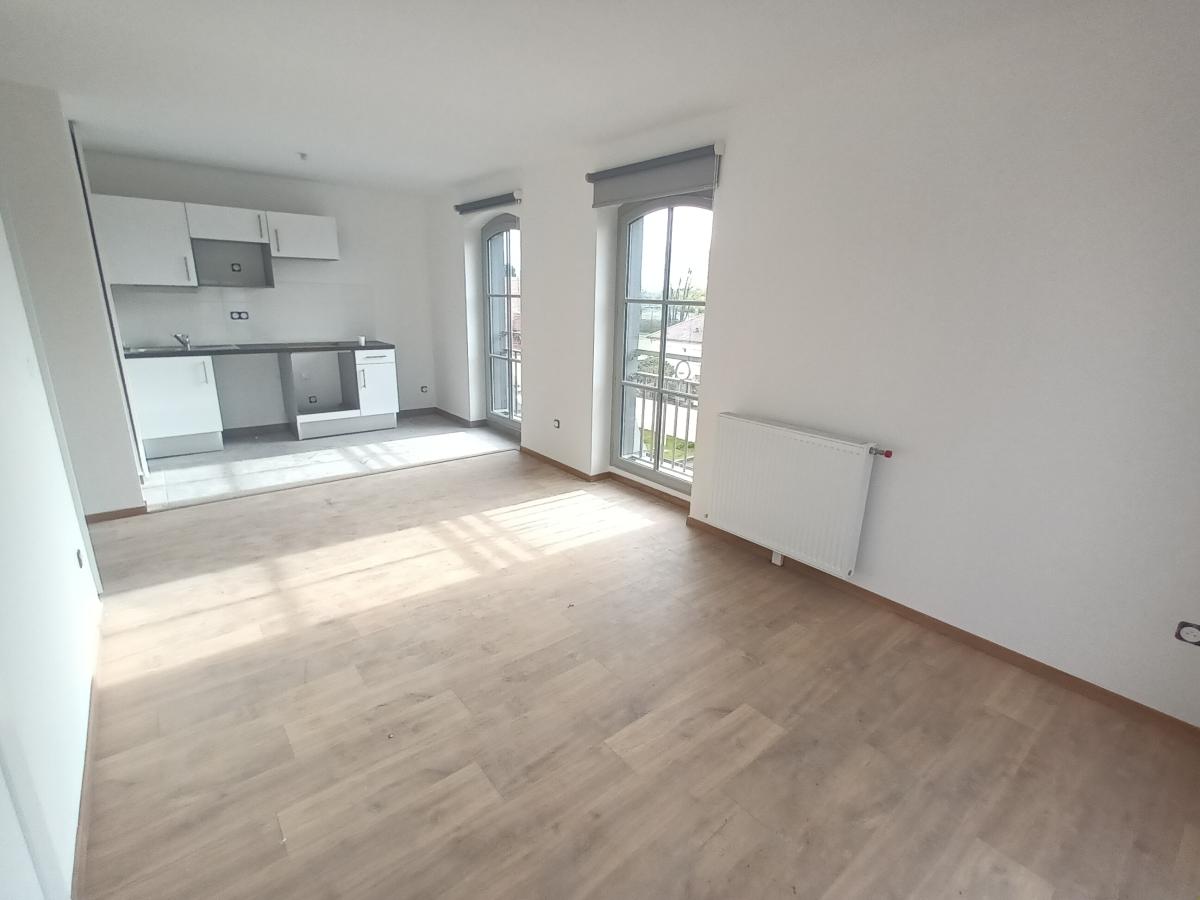 
																																							3 pièces - 
																																						RDC - 63m² - 961,65 € - Photo #1
