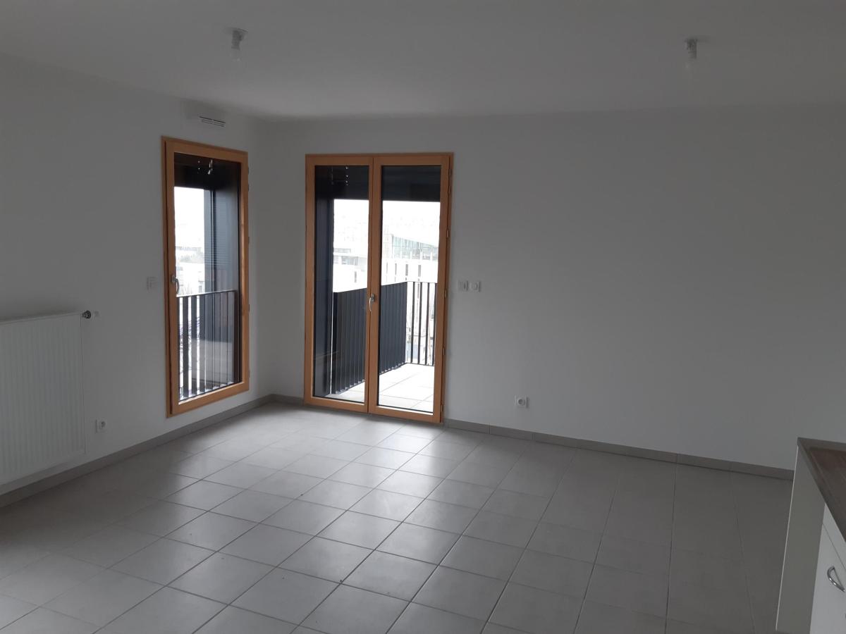 
																																							3 pièces - 
																																						1er étage - 61m² - 1 124,53 € - Photo #1