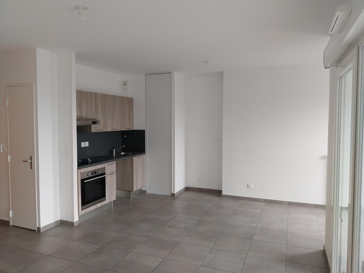 4 pièces - 4ème étage - 82m² - 1 123,79 € - Photo #0