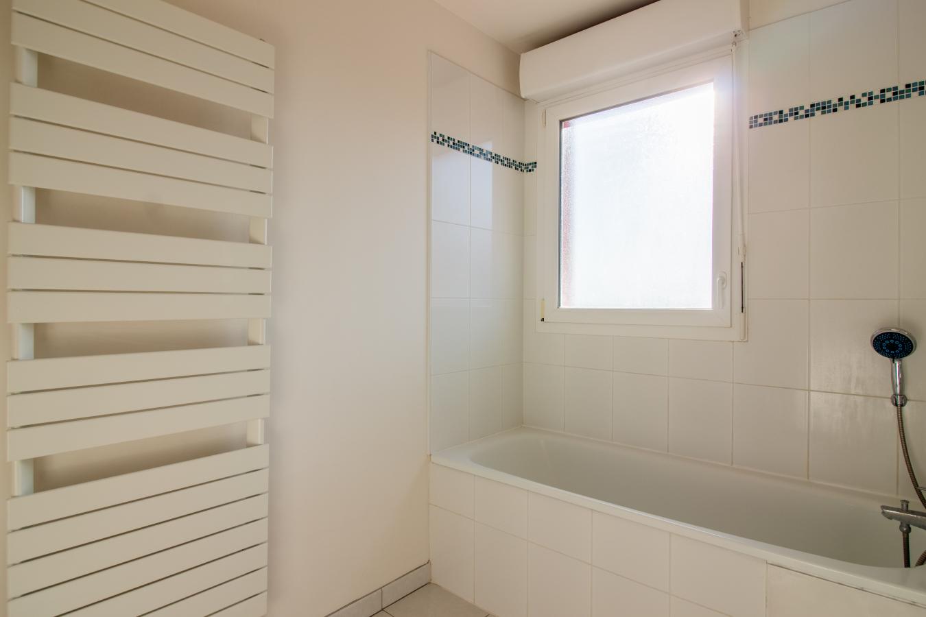 
																																							2 pièces - 
																																						3ème étage - 46m² - 689,56 € - Photo #3