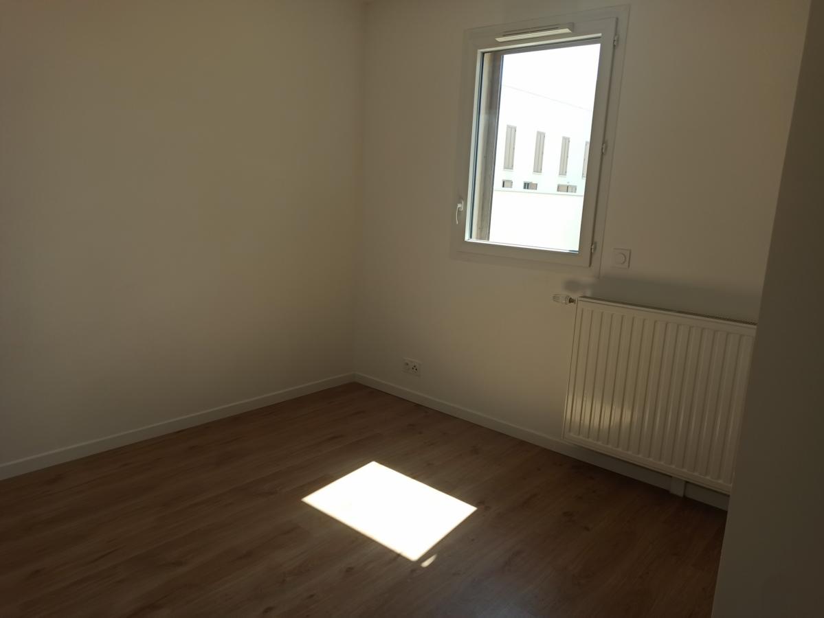 
																																							4 pièces - 
																																						2ème étage - 79m² - 1 383,04 € - Photo #4