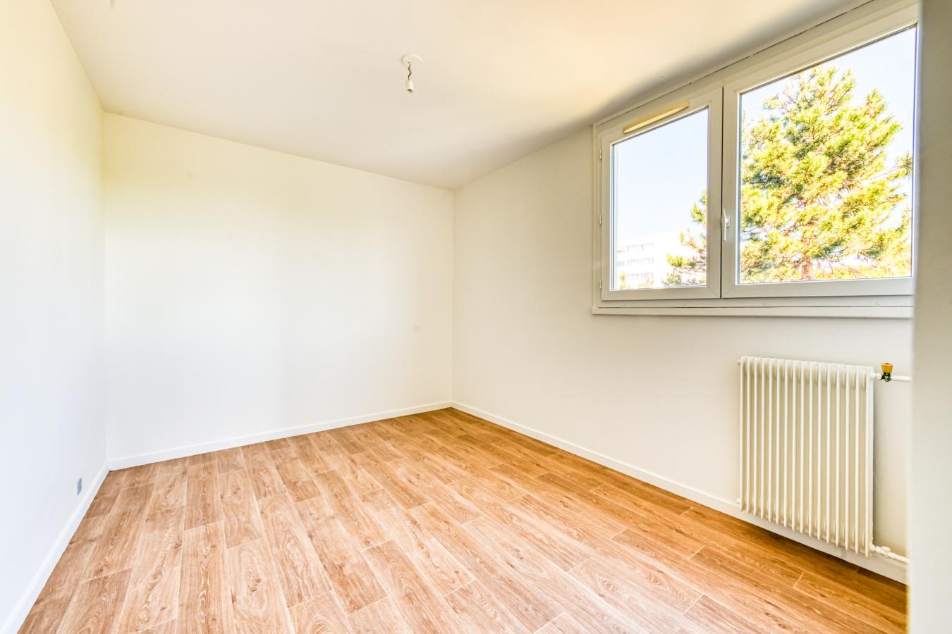 
																																							4 pièces - 
																																						3ème étage - 78m² - 160 000 € - Photo #6