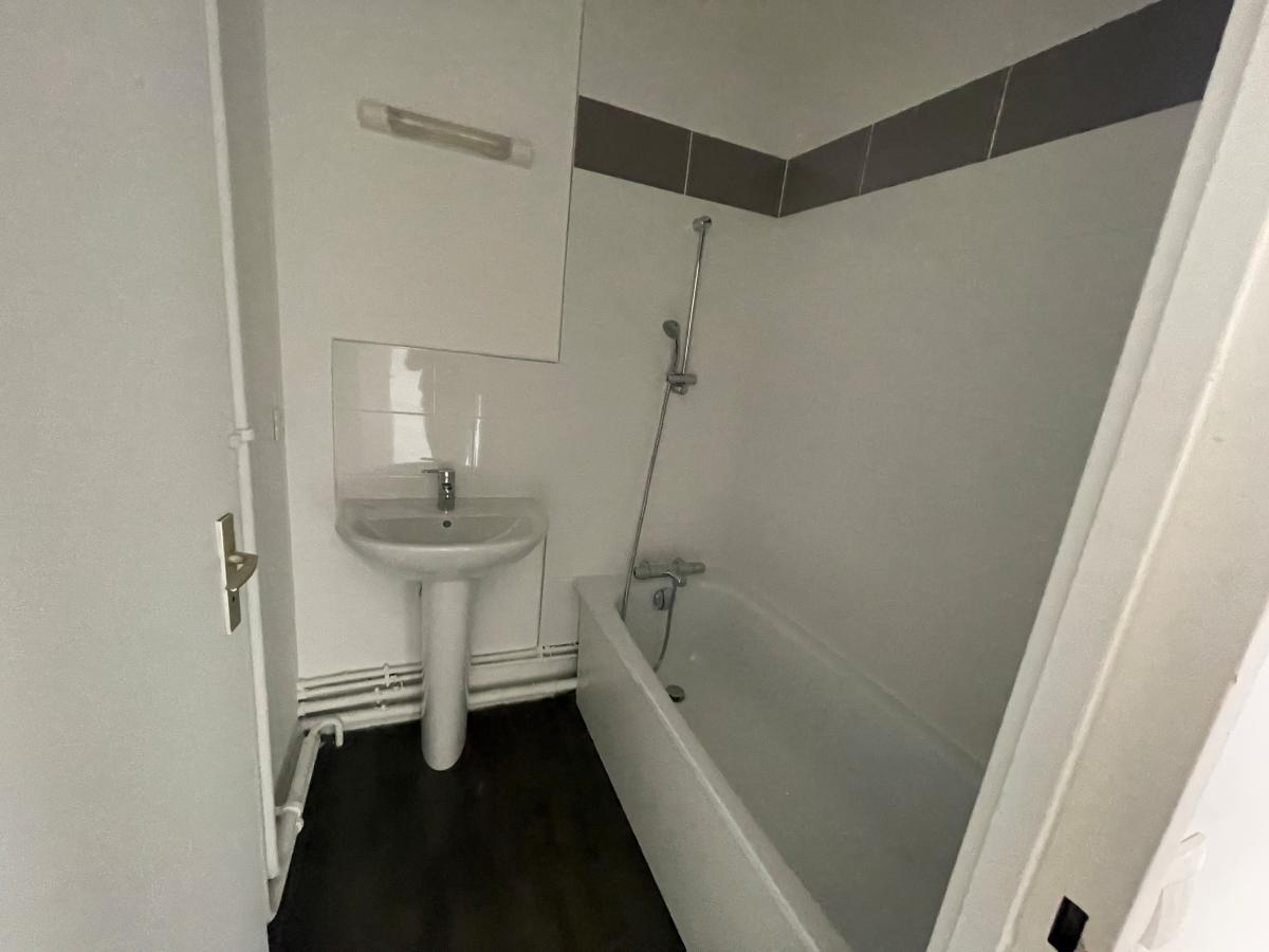 
																			2 pièces - 
																		9ème étage - 46m² - 971,55 € - Photo #0