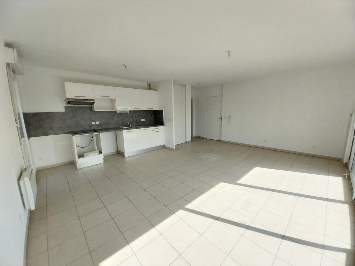 
																																							3 pièces - 
																																						2ème étage - 67m² - 185 000 € - Photo #1
