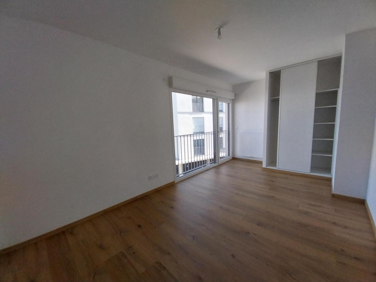 
																																							2 pièces - 
																																						2ème étage - 47m² - 601,74 € - Photo #5