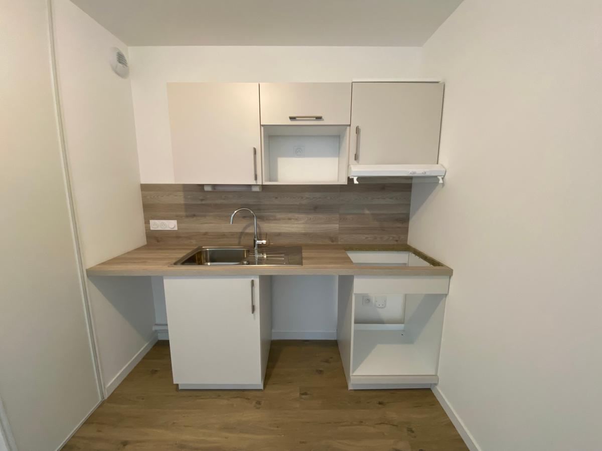 
																			3 pièces - 
																		RDC - 67m² - 786,10 € - Photo #0