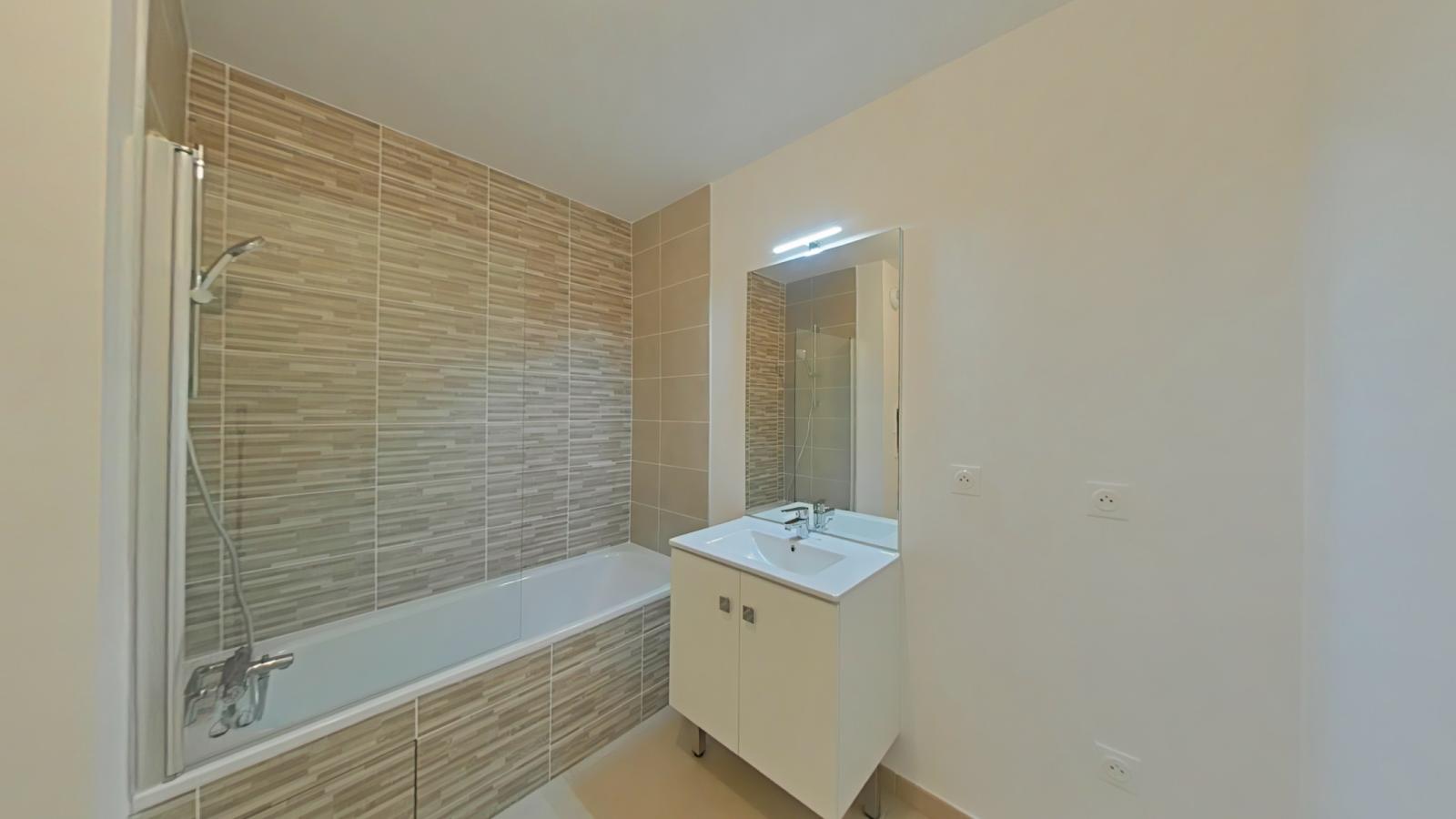 4 pièces - 3ème étage - 78m² - 1 348,75 € - Photo #1