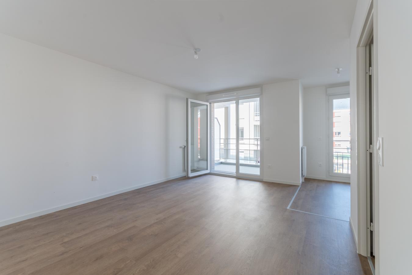 
																																							4 pièces - 
																																						1er étage - 84m² - 1 261,71 € - Photo #5