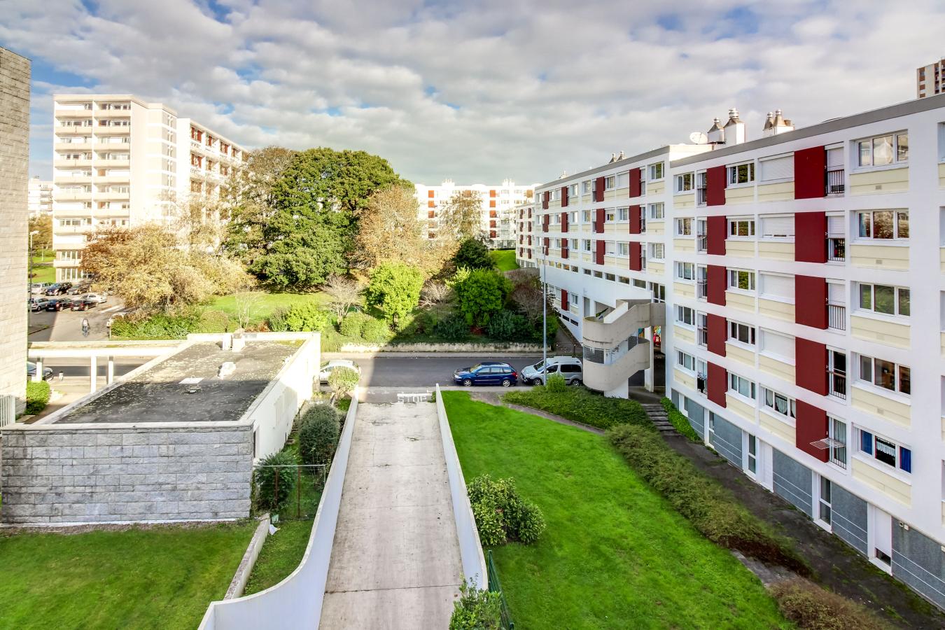 
																			4 pièces - 
																		3ème étage - 72m² - 575,98 € - Photo #0