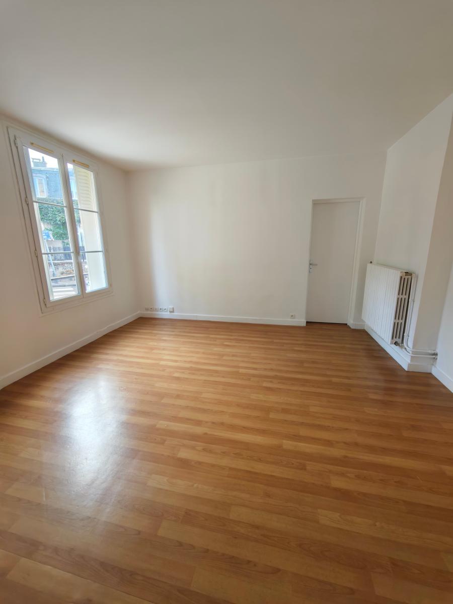 3 pièces - RDC - 67m² - 1 528,93 € - Photo #0