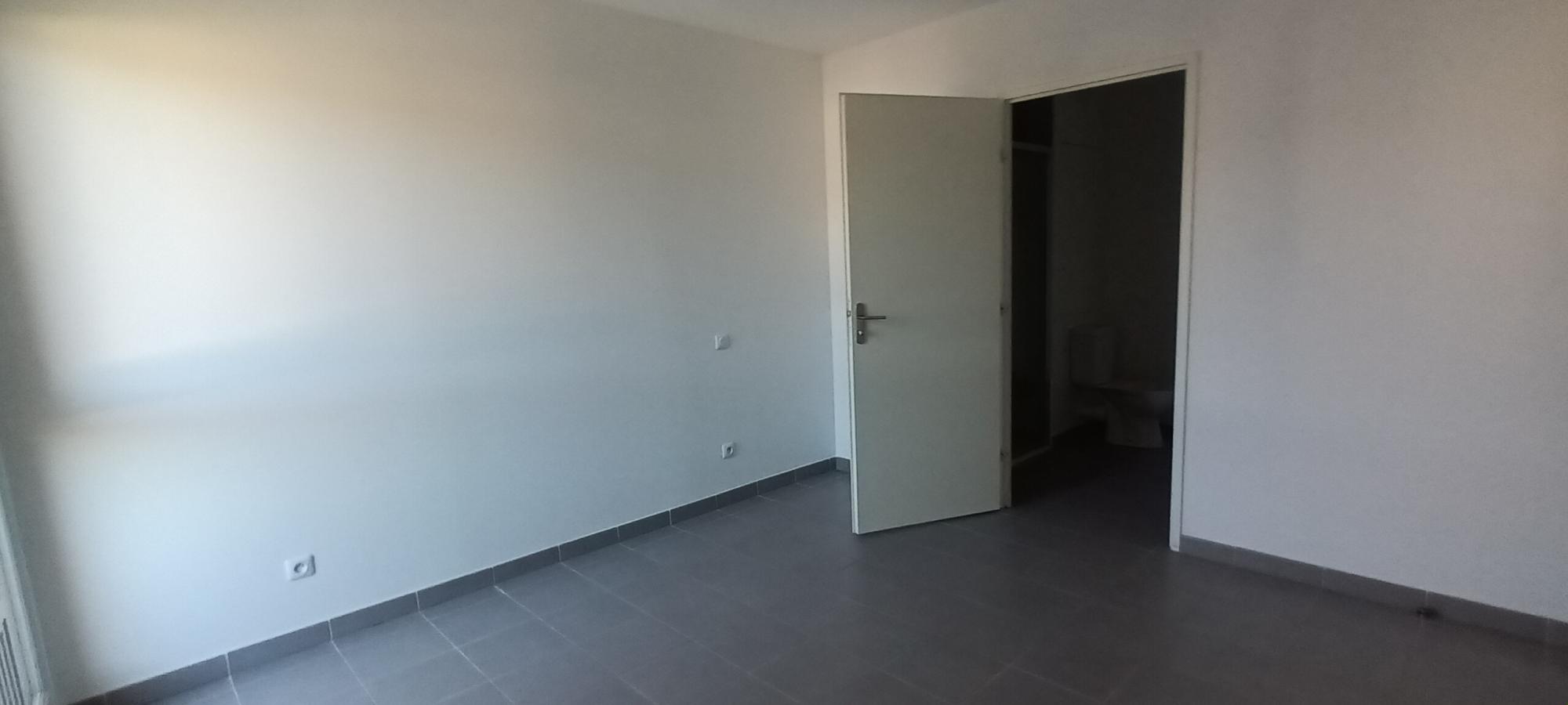 2 pièces - 4ème étage - 38m² - 743,77 € - Photo #4