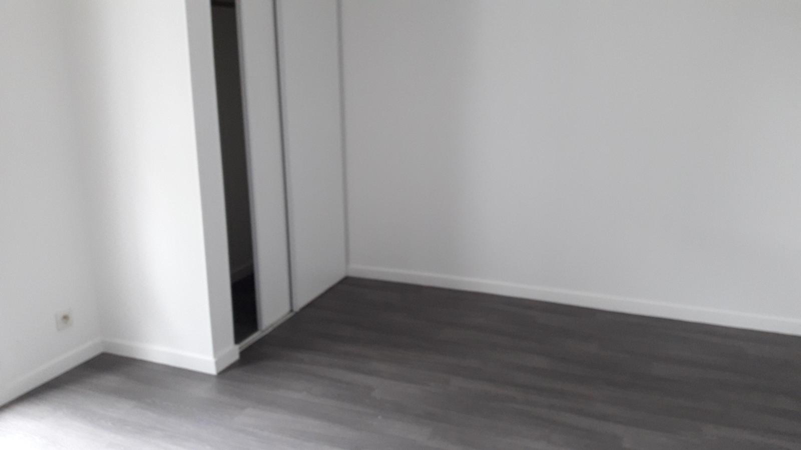 
																																							1 pièce - 
																																						RDC - 31m² - 441,51 € - Photo #2