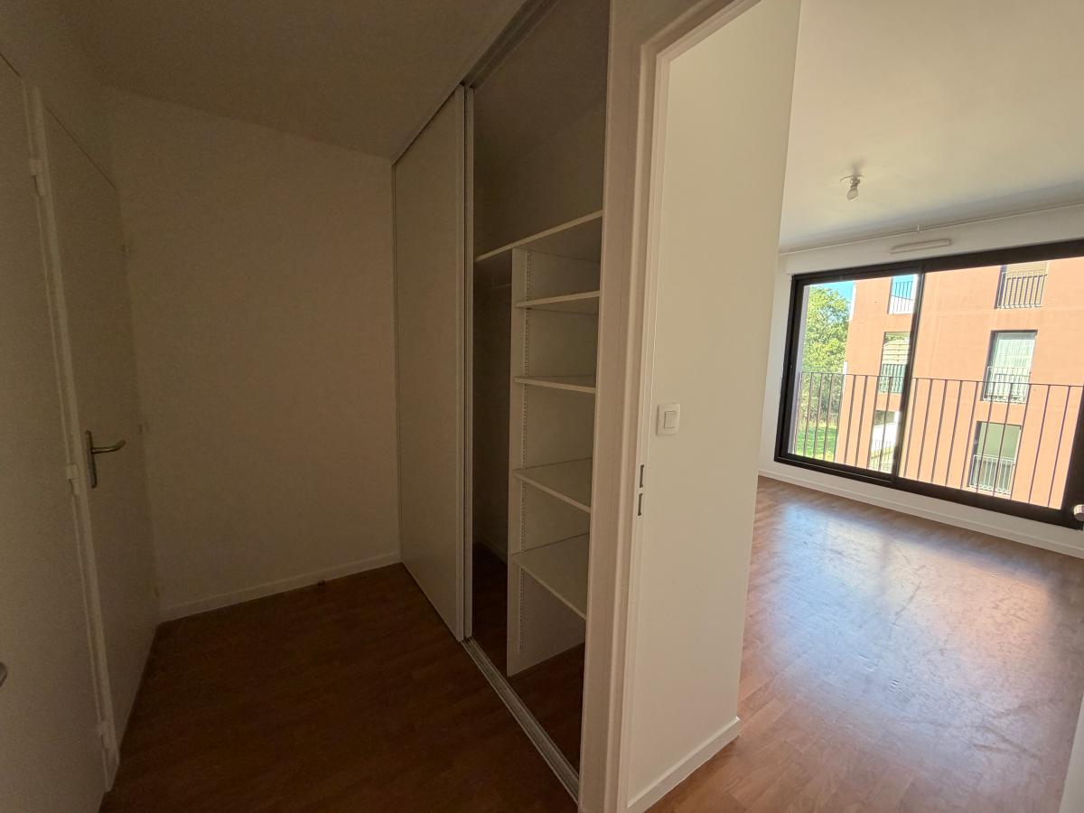 
																																							2 pièces - 
																																						2ème étage - 50m² - 610,16 € - Photo #5