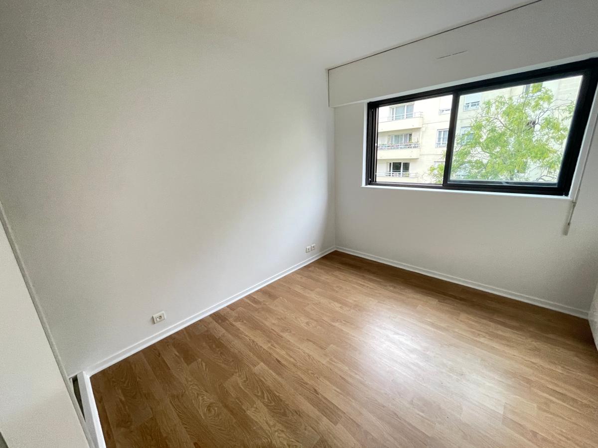 
																			4 pièces - 
																		4ème étage - 96m² - 3 167,76 € - Photo #5