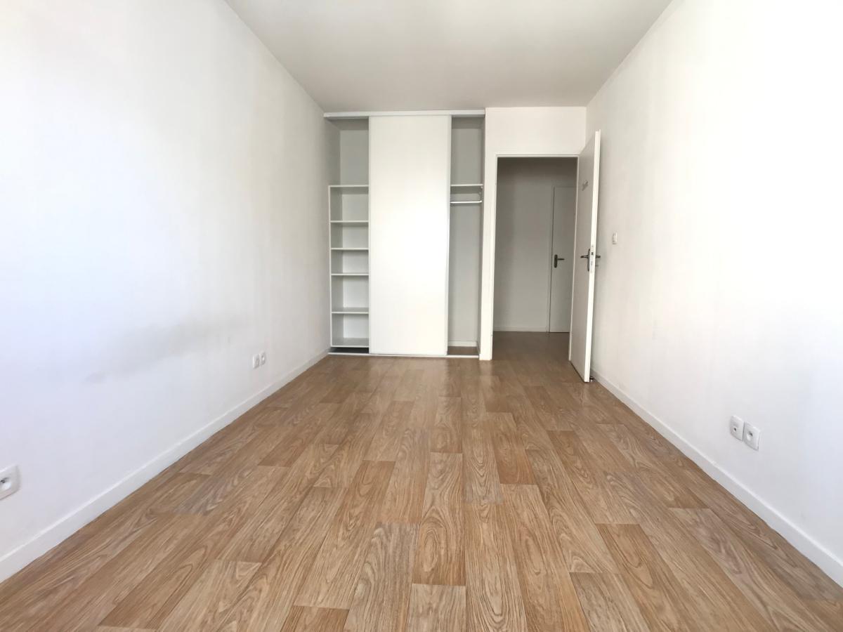 
																																							3 pièces - 
																																						3ème étage - 68m² - 763,64 € - Photo #7