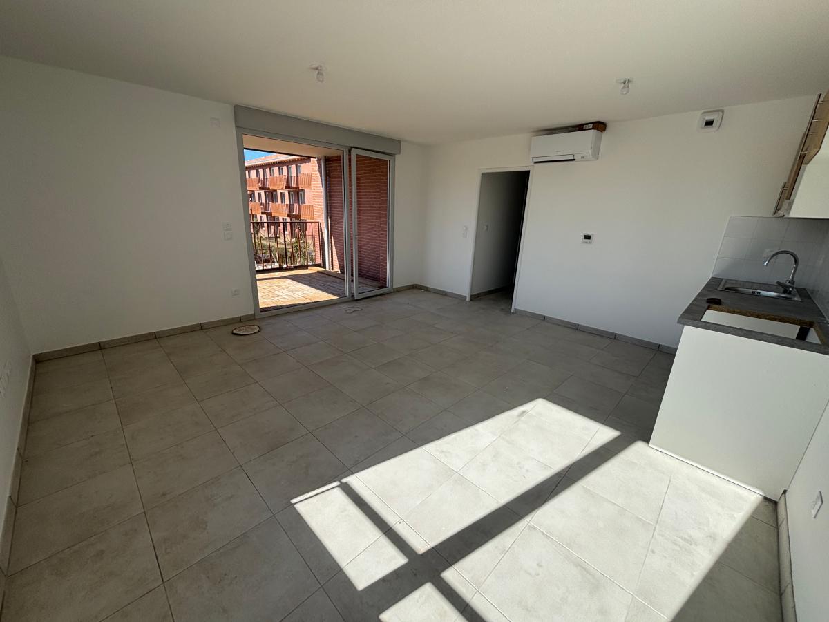 3 pièces - 1er étage - 64m² - 769,18 € - Photo #2
