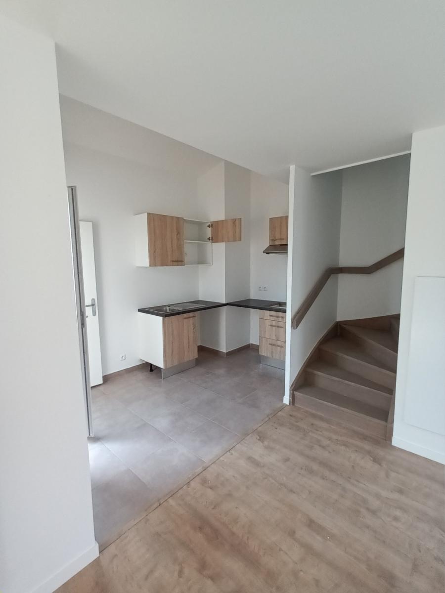 
																																							4 pièces - 
																																						RDC - 95m² - 1 082,92 € - Photo #5