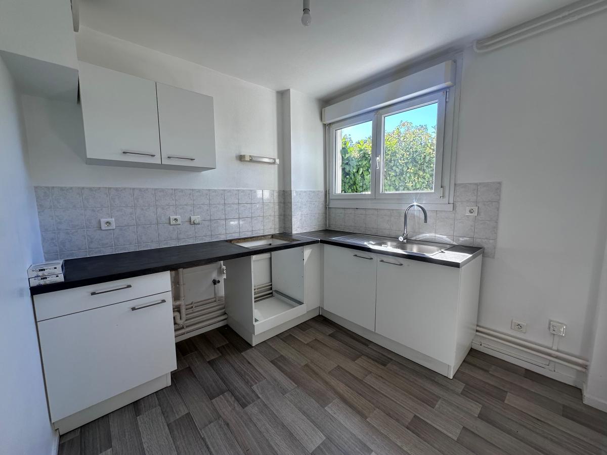 
																																							4 pièces - 
																																						RDC - 90m² - 760,38 € - Photo #4