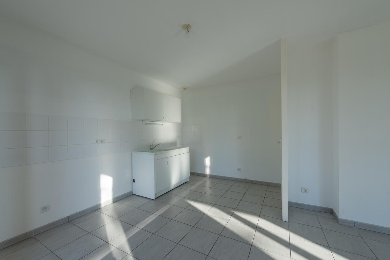 5 pièces - RDC - 118m² - 1 317,72 € - Photo #3