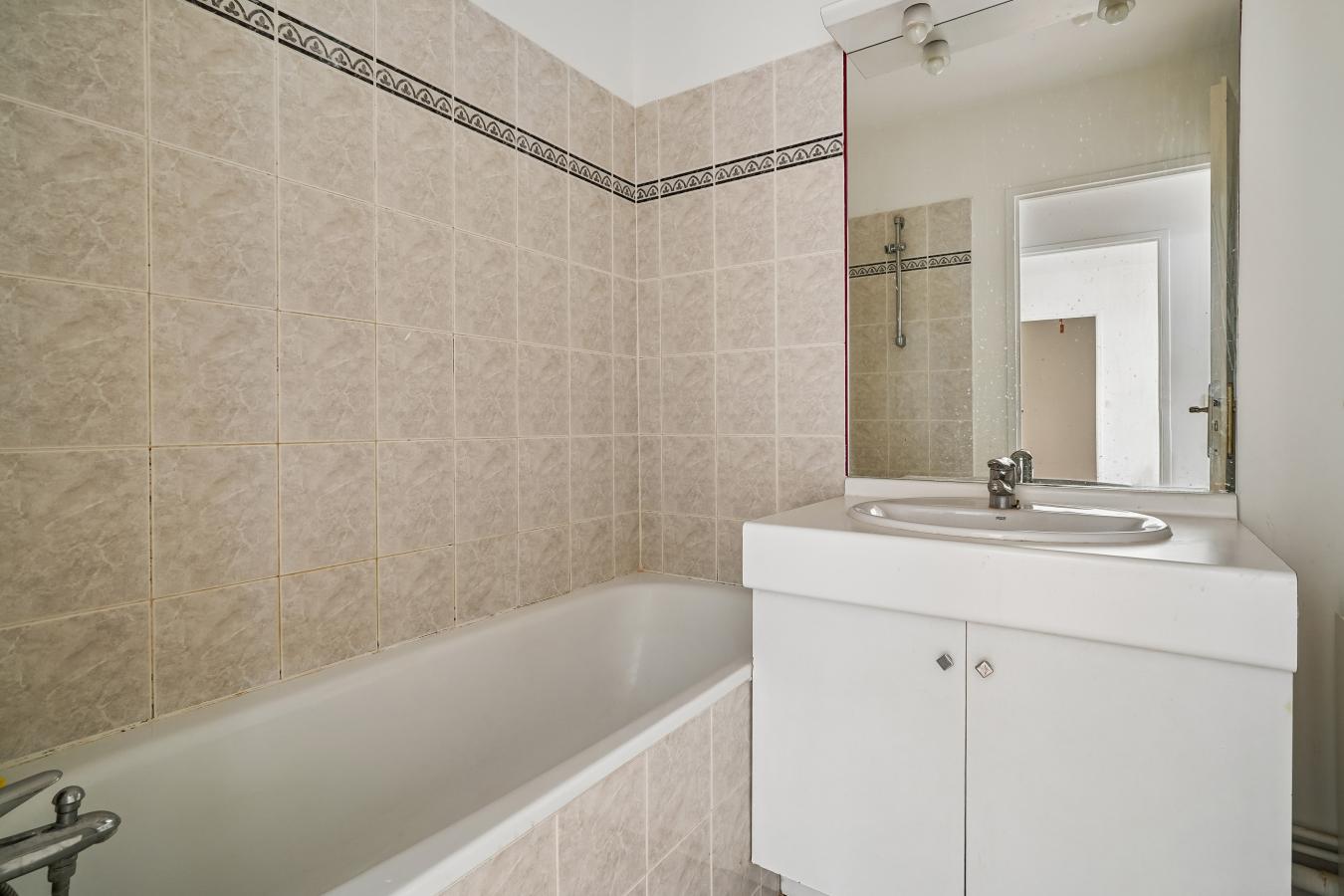 
																																							2 pièces - 
																																						3ème étage - 50m² - 338 400 € - Photo #6