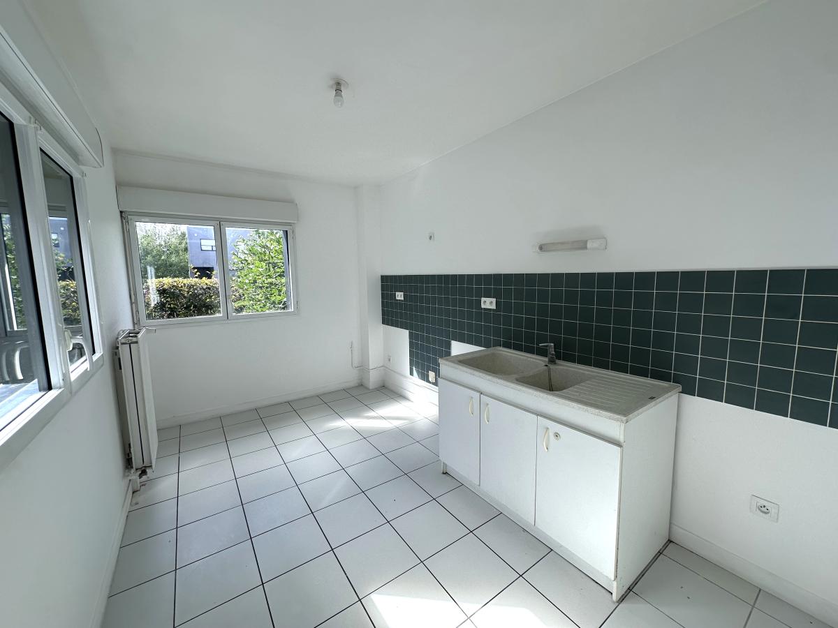 4 pièces - RDC - 86m² - 980,88 € - Photo #2
