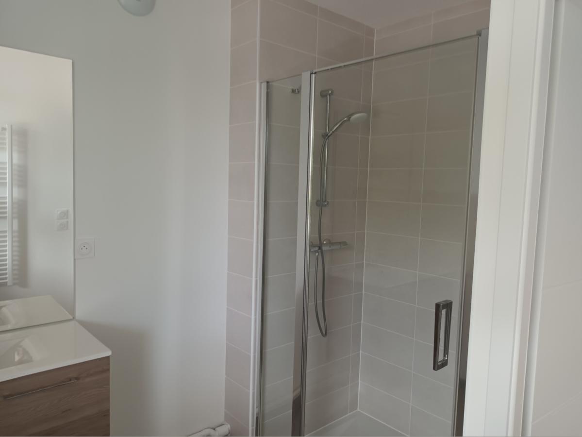 
																			3 pièces - 
																		RDC - 67m² - 876,53 € - Photo #1
