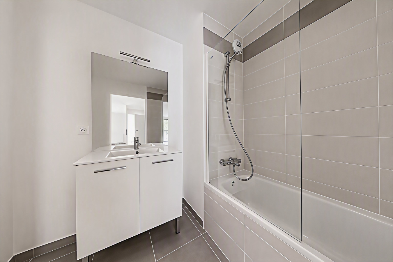 3 pièces - 3ème étage - 67m² - 1 012,67 € - Photo #4