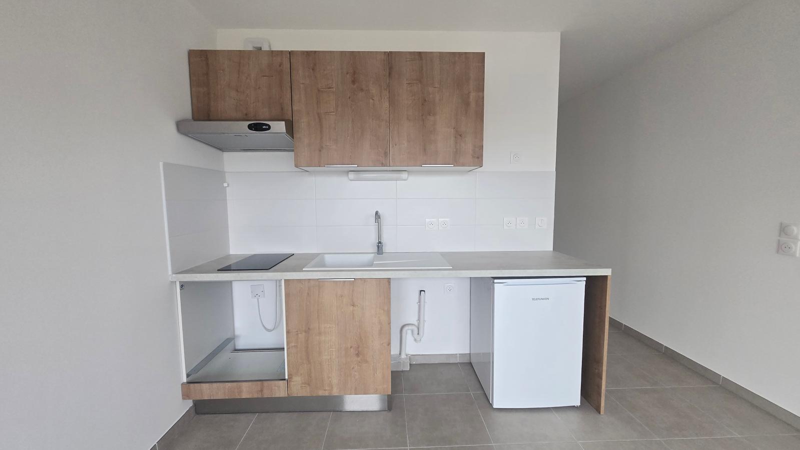 
																																							1 pièce - 
																																						RDC - 22m² - 425,55 € - Photo #2