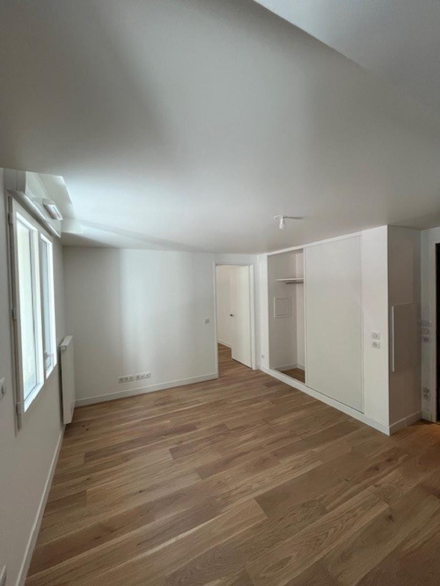 
																																							2 pièces - 
																																						RDC - 40m² - 1 331,17 € - Photo #7