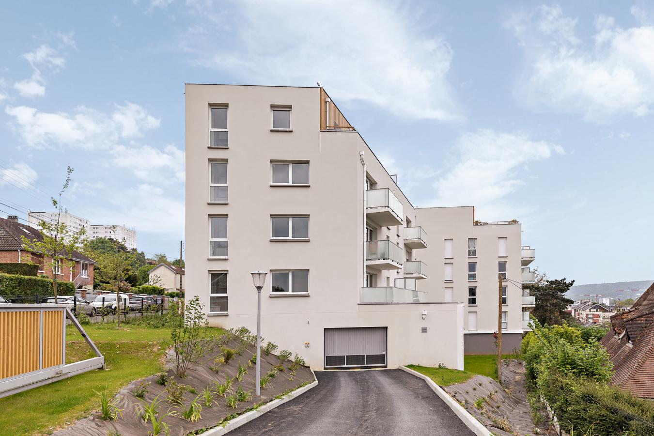 
																																							2 pièces - 
																																						RDC - 46m² - 566,55 € - Photo #2