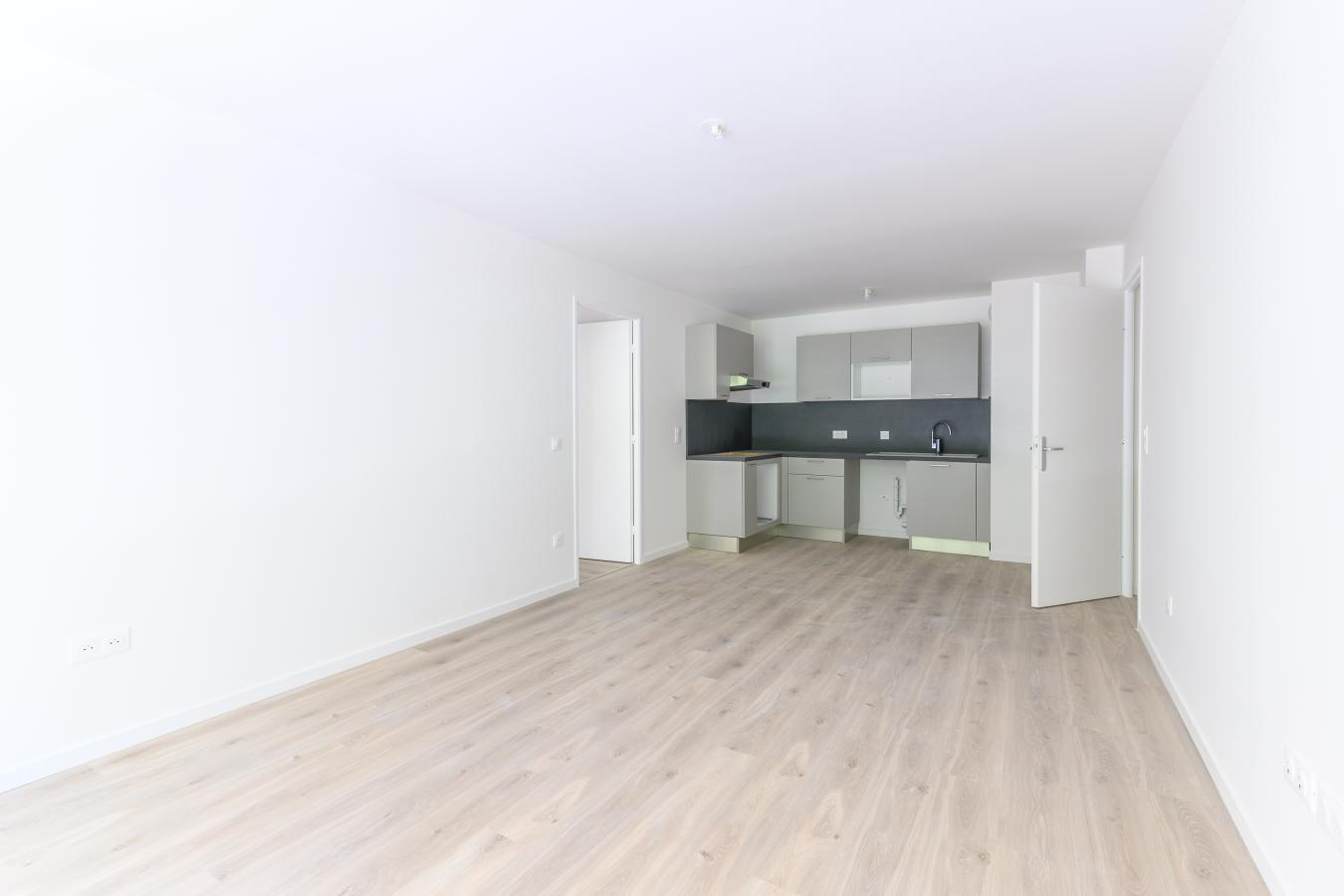 
																																							3 pièces - 
																																						1er étage - 61m² - 1 056,33 € - Photo #4