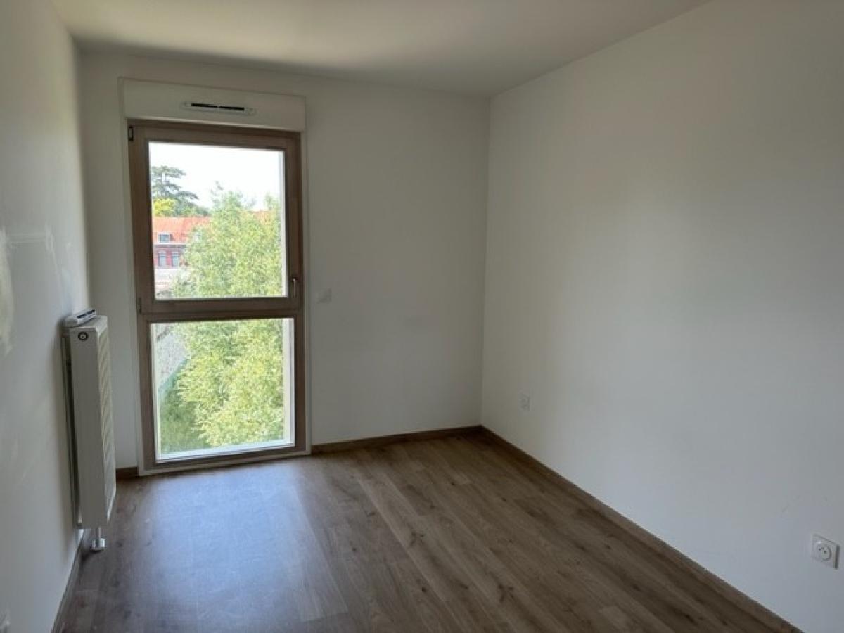 
																																							3 pièces - 
																																						3ème étage - 68m² - 930,21 € - Photo #4