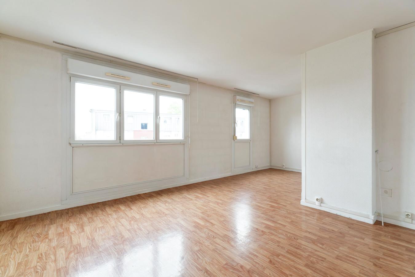 4 pièces - 4ème étage - 67m² - 82 500 € - Photo #4