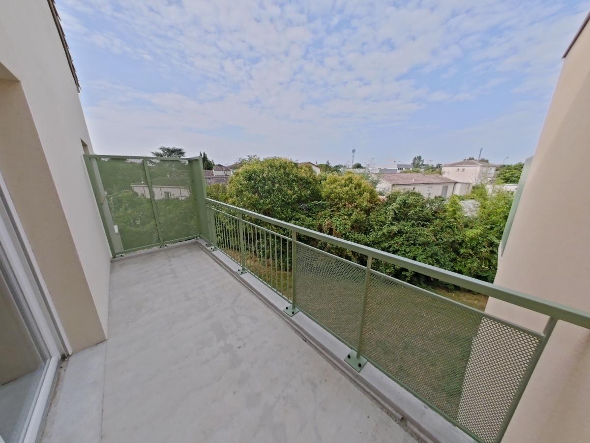 
																			4 pièces - 
																		1er étage - 80m² - 884,40 € - Photo #2