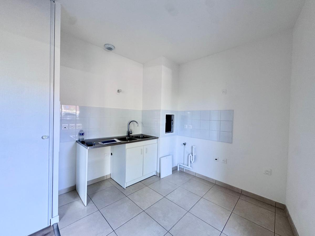 
																																							3 pièces - 
																																						1er étage - 69m² - 1 450,62 € - Photo #3