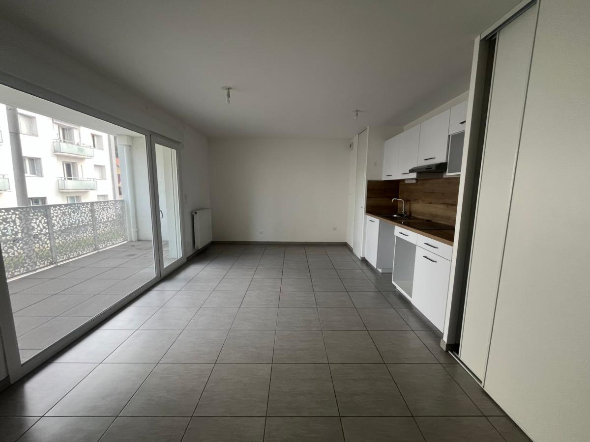 
																																							2 pièces - 
																																						3ème étage - 41m² - 657,32 € - Photo #1