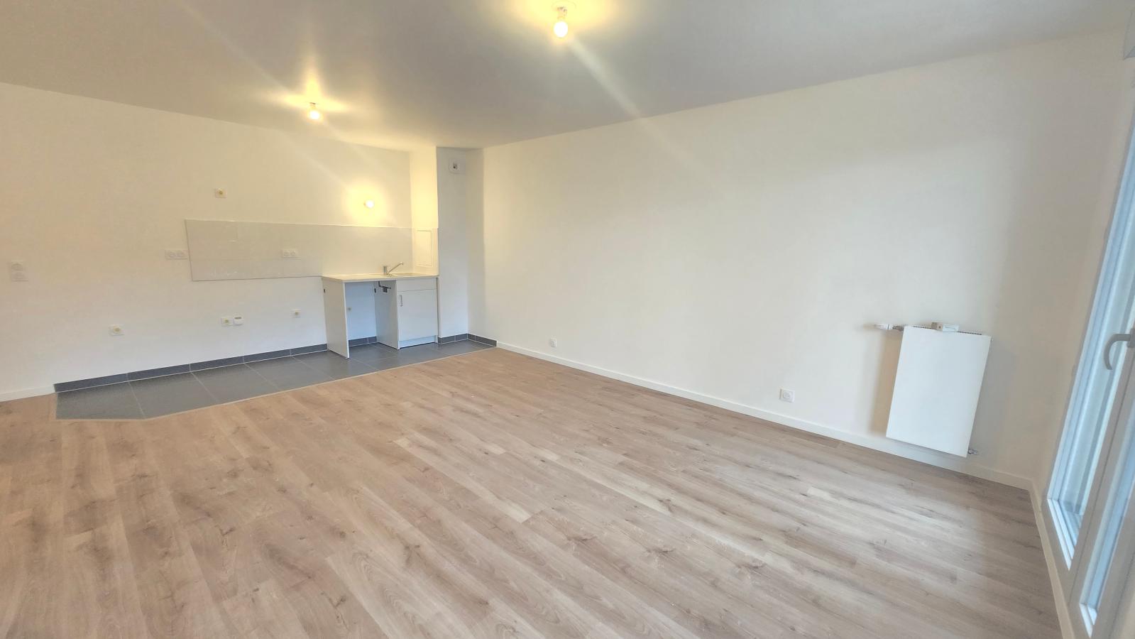 
																																							3 pièces - 
																																						3ème étage - 69m² - 1 189,84 € - Photo #2