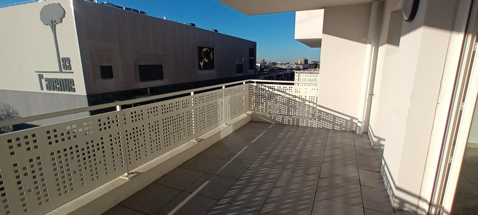 
																																							3 pièces - 
																																						6ème étage - 66m² - 1 099,69 € - Photo #3