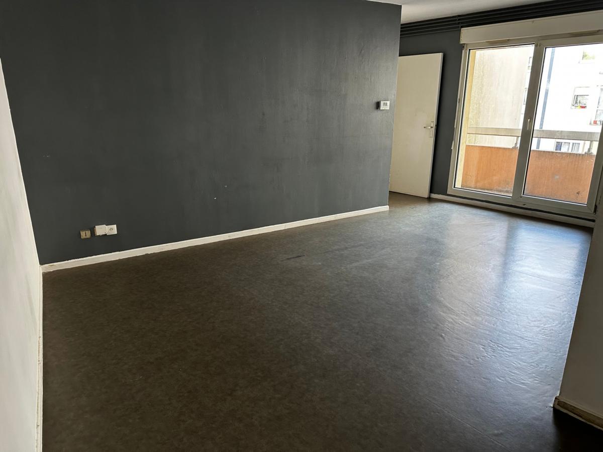 
																			4 pièces – 
																		1er étage – 80m² - 135 000 € - Photo #1