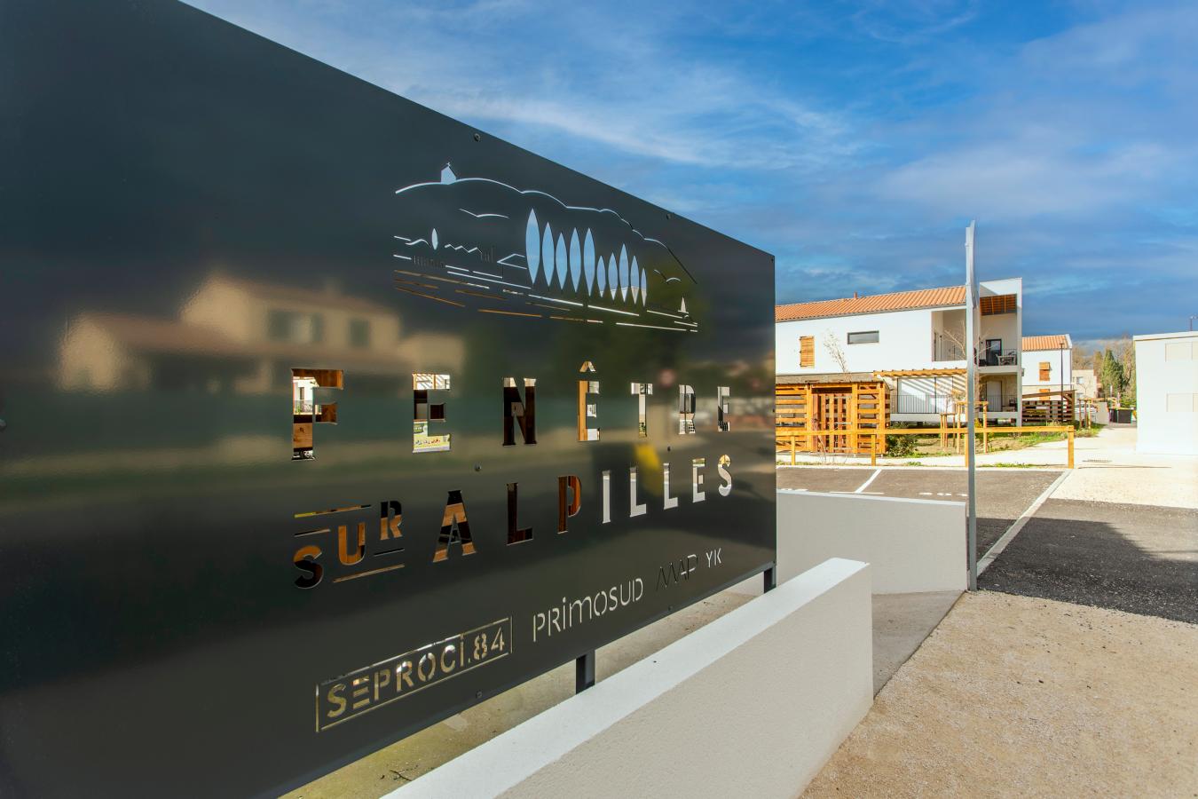 
																			3 pièces - 
																		RDC - 65m² - 833,03 € - Photo #1