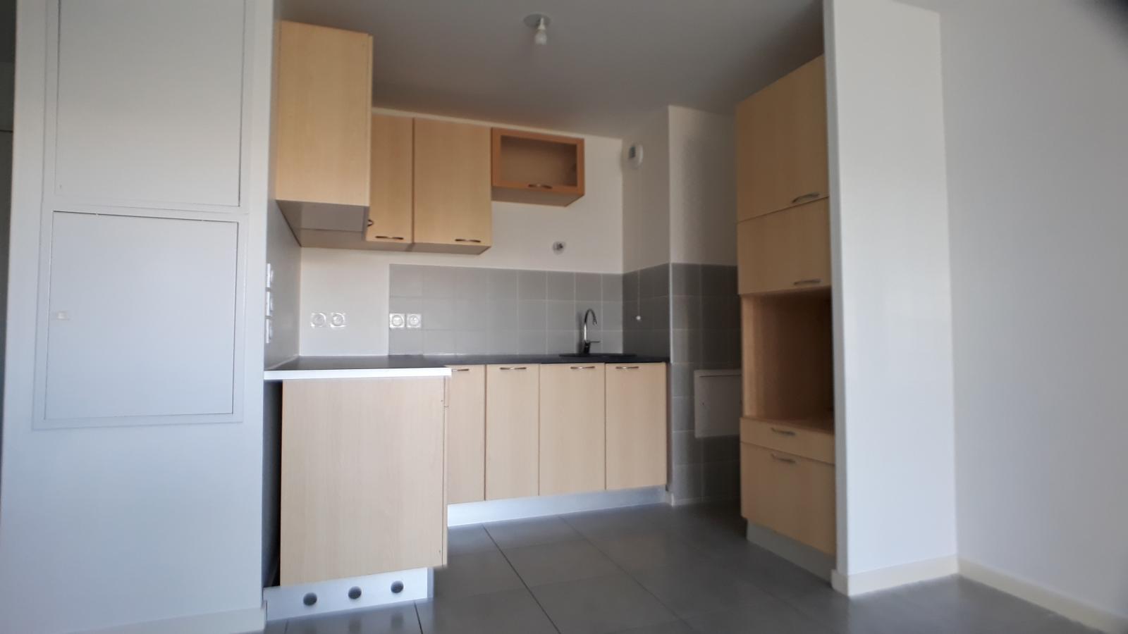 
																																							3 pièces - 
																																						RDC - 58m² - 866,31 € - Photo #2