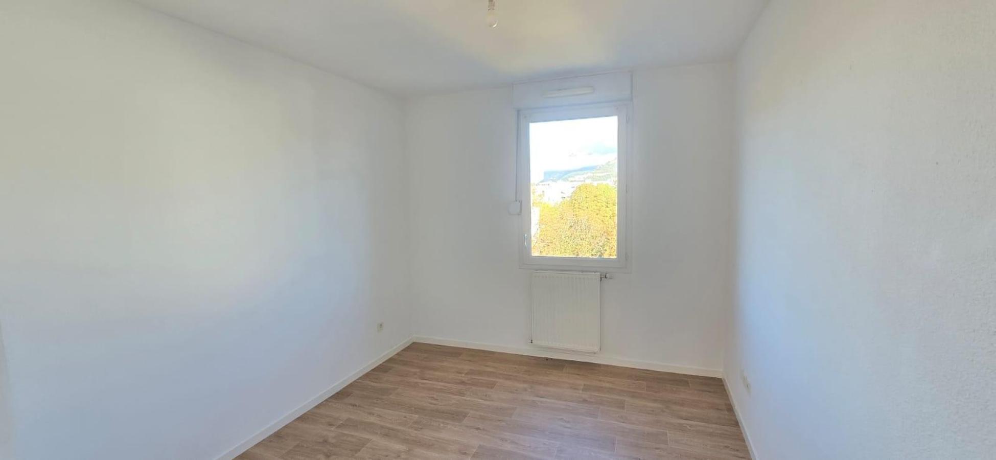 
																																							4 pièces - 
																																						5ème étage - 80m² - 1 002,81 € - Photo #4