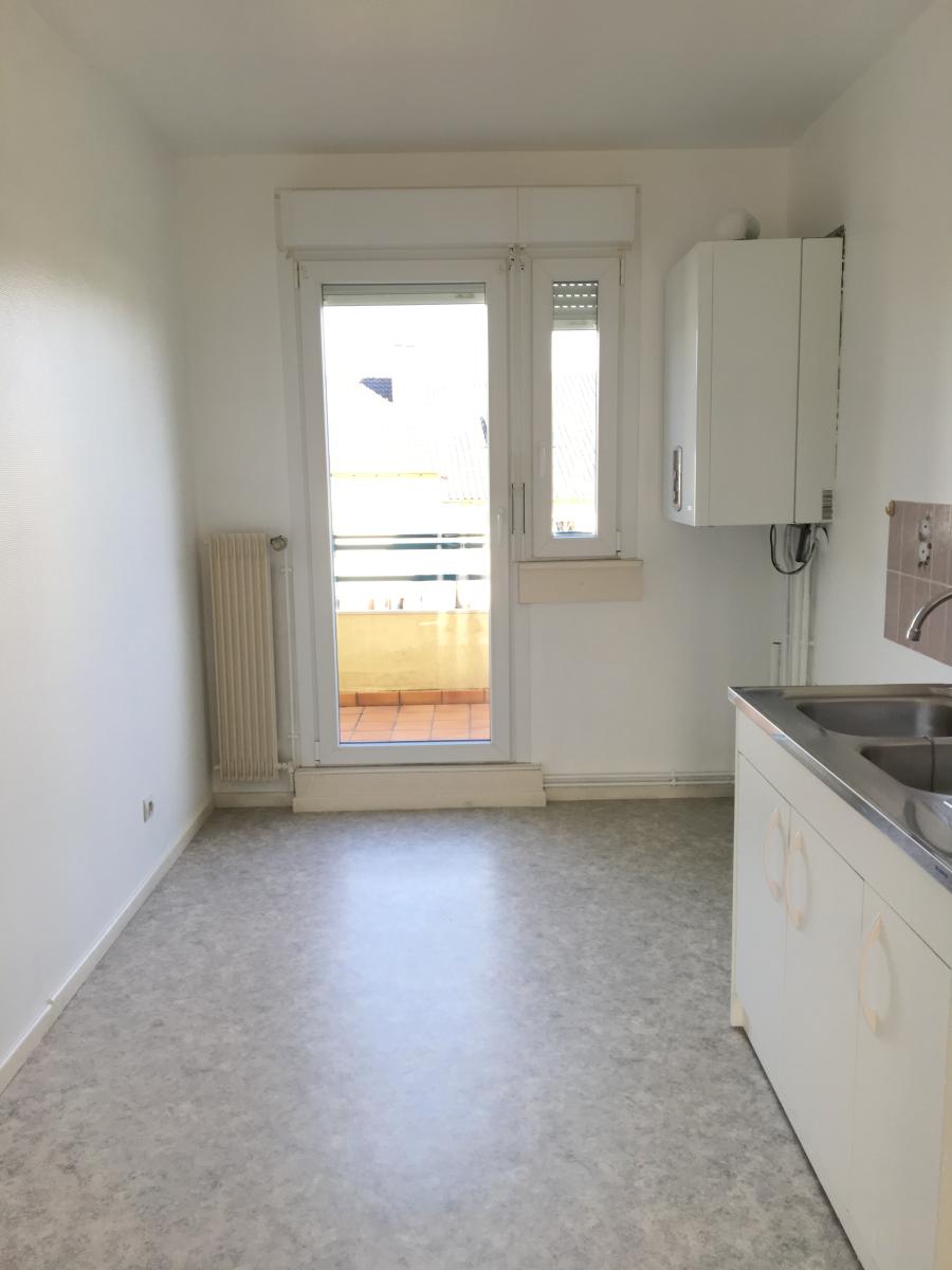 
																																							4 pièces - 
																																						2ème étage - 85m² - 605,24 € - Photo #2