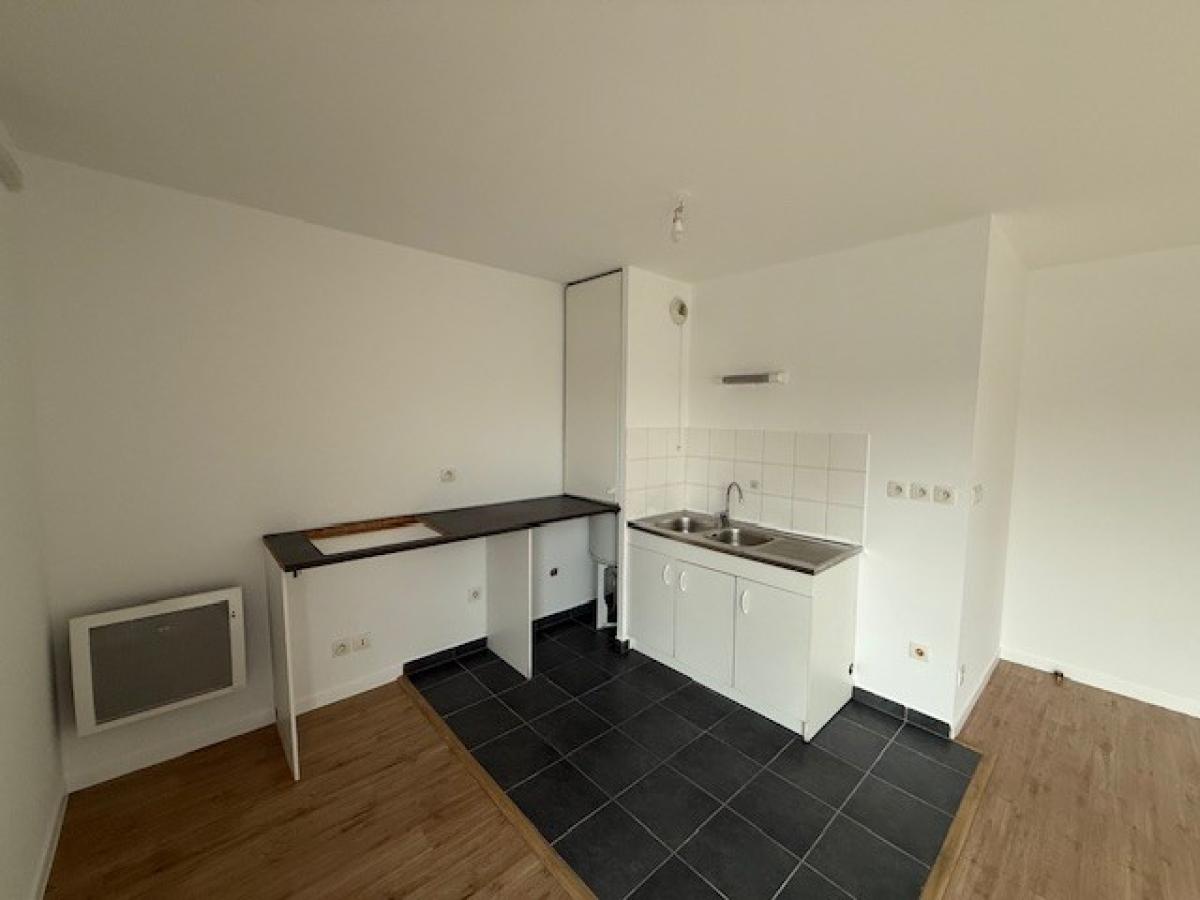 
																			1 pièce - 
																		1er étage - 31m² - 553,96 € - Photo #1