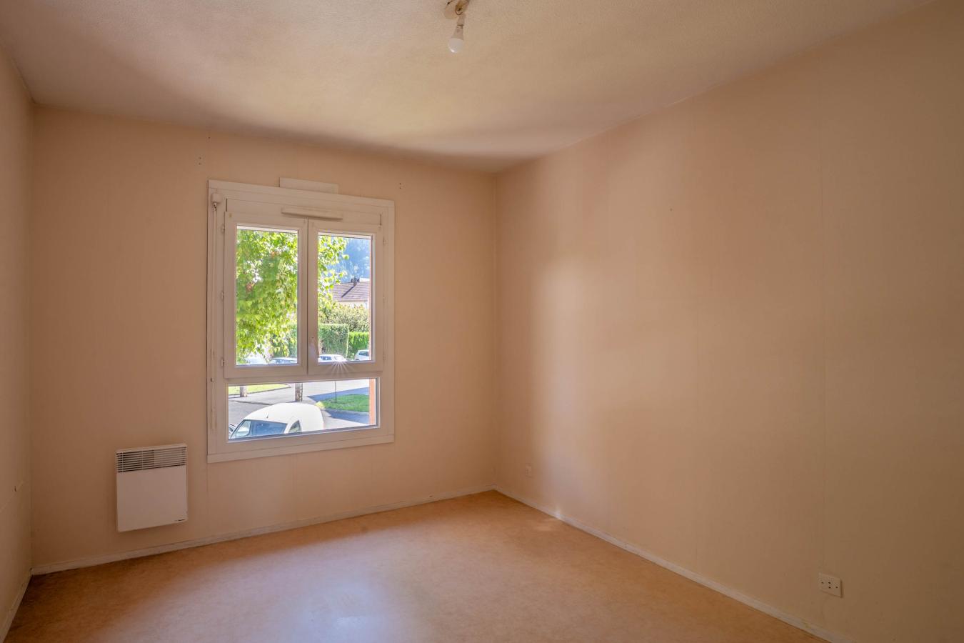 
																																							3 pièces - 
																																						1er étage - 67m² - 120 000 € - Photo #5