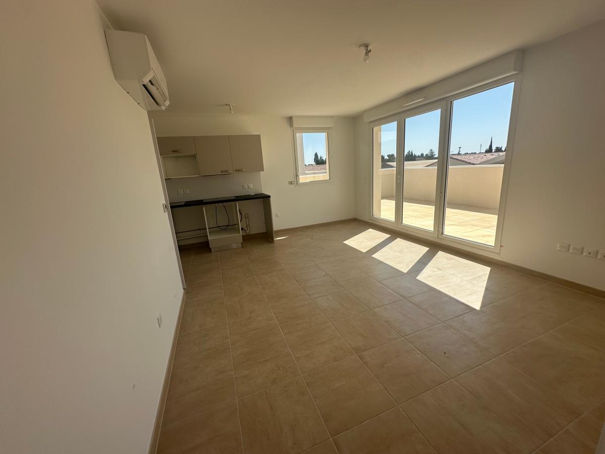 4 pièces - 3ème étage - 75m² - 858,38 € - Photo #3