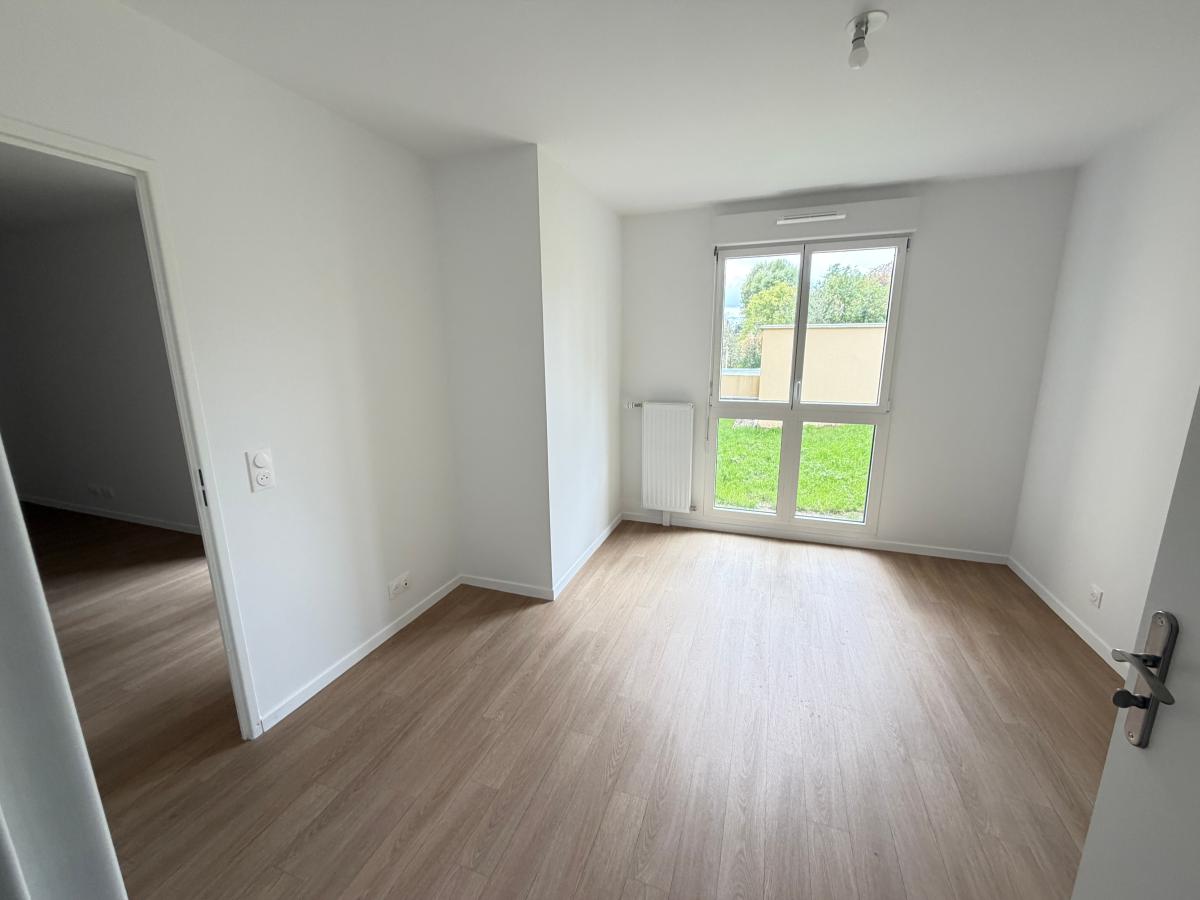2 pièces - RDC - 46m² - 740,58 € - Photo #2